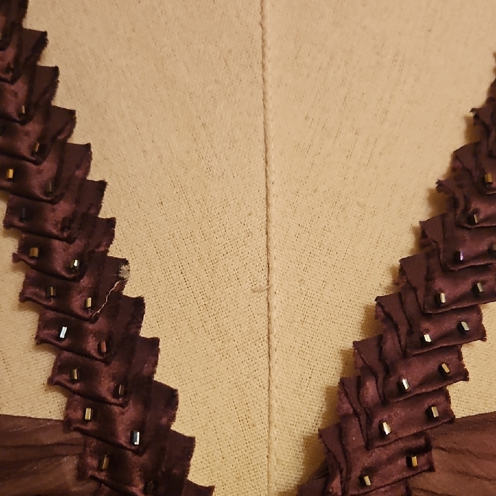BCBGMaxAzria Beige Label Close-Up - Picture 3 of 10